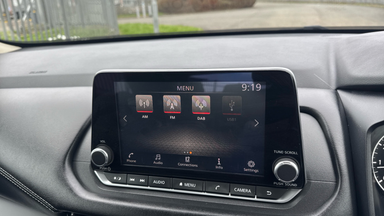 Nissan Qashqai 1.3 DiG-T MH 158 Acenta Premium 5dr Xtronic Petrol Hatchback